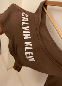 Calvin Klein Crop Top