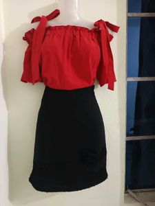 Cute Two Piece Cold Shoulder Top &skirt Set