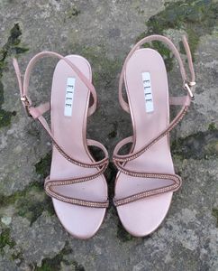 ELLE HEEL