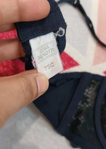 Lace Bra..34C