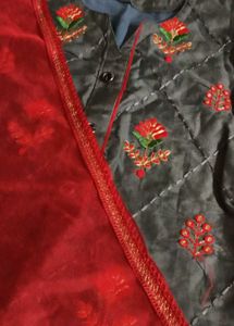 Elegant Floral Embroidered Salwar Kameez