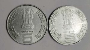 Old Rare Coin Of 5 Rs. 2 Pcs Set