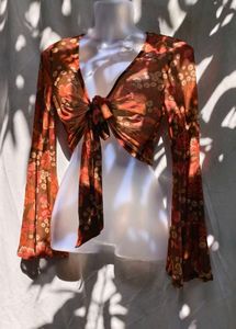601210. Floral Tie-Front Crop Top