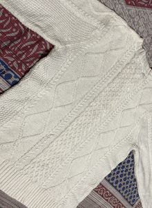 White Cable Knit Sweater with free gift hand bag