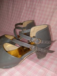 Women&#39;s Black Heel