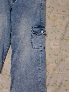 Wide Leg Cargo Jeans