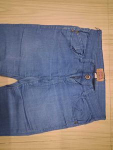 Light Wash blue Denim Skinny Jeans