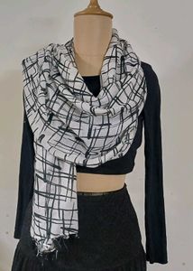 Black n White Stylish checks Patterned Scarf