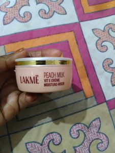 Lakme Peach Milk Moisturizer