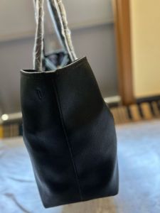 NEW Guess Vikky Black Tote Bag + Pouch