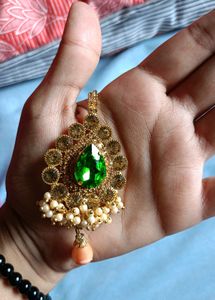 Earings And Mangtika
