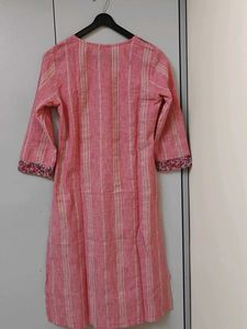 Floral Embroidered Pink Kurta