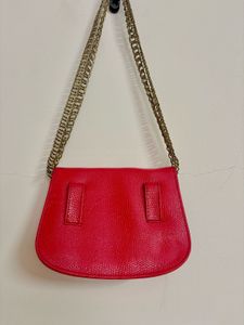 FERRAGAMO SLING BAG ✨