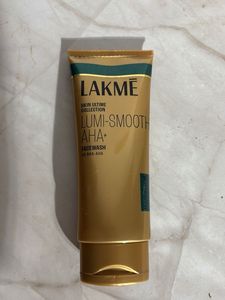 Lakme Lumi-Smooth Facewash
