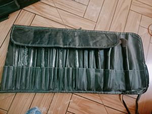 Makeup Brush Set with Carrying Case