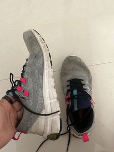 Asics Sneakers