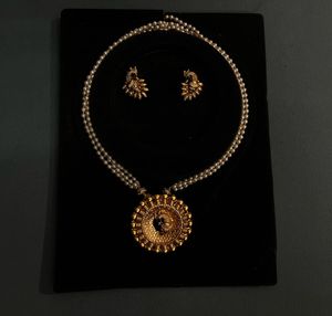 Red Jewel Necklace Set