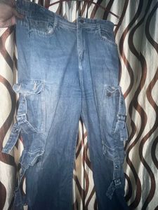 1 T-shirt And Baggy Jeans