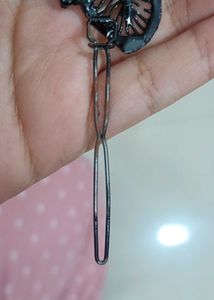 2 Hair Clips