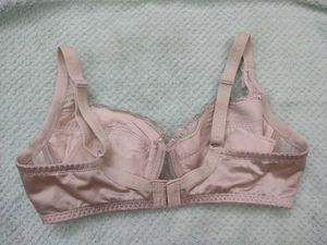 Lace Detail Bra.
