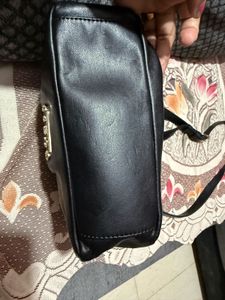 Guess sling bag | Original - Imported