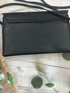 Light Sling Bag