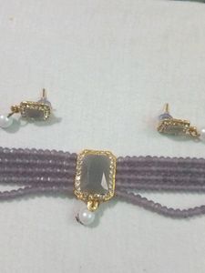Grey Choker With Earrings
