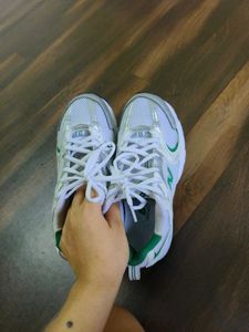 New Balance 530 White Green Sneakers