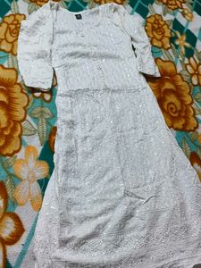 Elegant White Embroidered Kurta