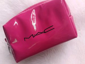 Mac Pouch 💕♥️