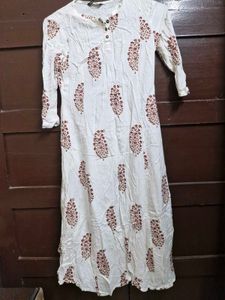 Uniquest White &amp; Red Paisley Print Kurta