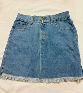 Frayed Hem Denim Mini Skirt