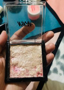 NYKAA Glow Goals Shimmer Brick