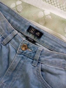 High Waisted Jeans 🌼