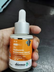 1% Hyaluronic Acid Sunscreen Serum with SPF 50