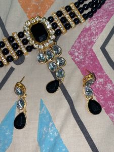 black beeds diamond set with earrings