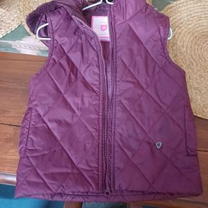 Girls&#39; Puffed Sleeveless Jacket with Hood (4-6yrs)