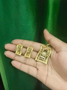 Golden Colour Earring And Pendan Colourfull Stones