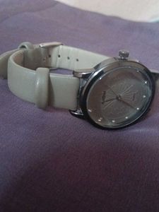 Elegant Women&#39;s Watch