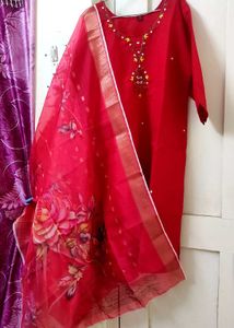 Combo - Floral Embroidered Kurta Sets ❤️