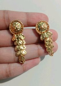 Gold Necklace &amp; Earring Set