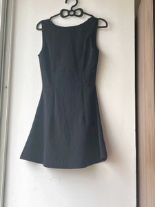 Chic Black Sleeveless Mini Dress