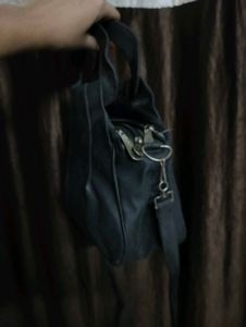 Stylish Handbag with Shoulder Strap