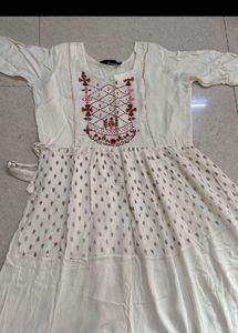 White Embroidered Kurta