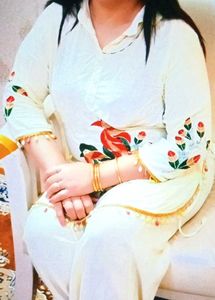 Embroidered White Salwar Kameez