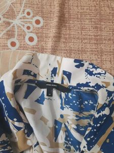 Patterned V-Neck Top