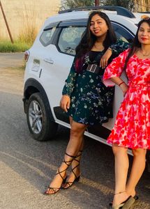 BERRYLUSH Floral Print Mini Dress