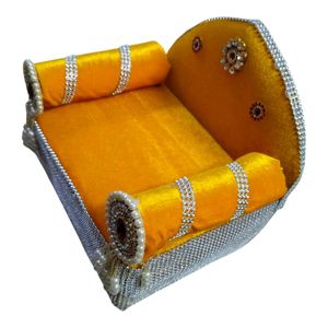 Laddu Gopal Singhasan