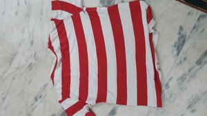 H&amp;M Red And White Lining T Shirt