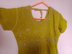 It Can Be Used For Mehendi Ceremony